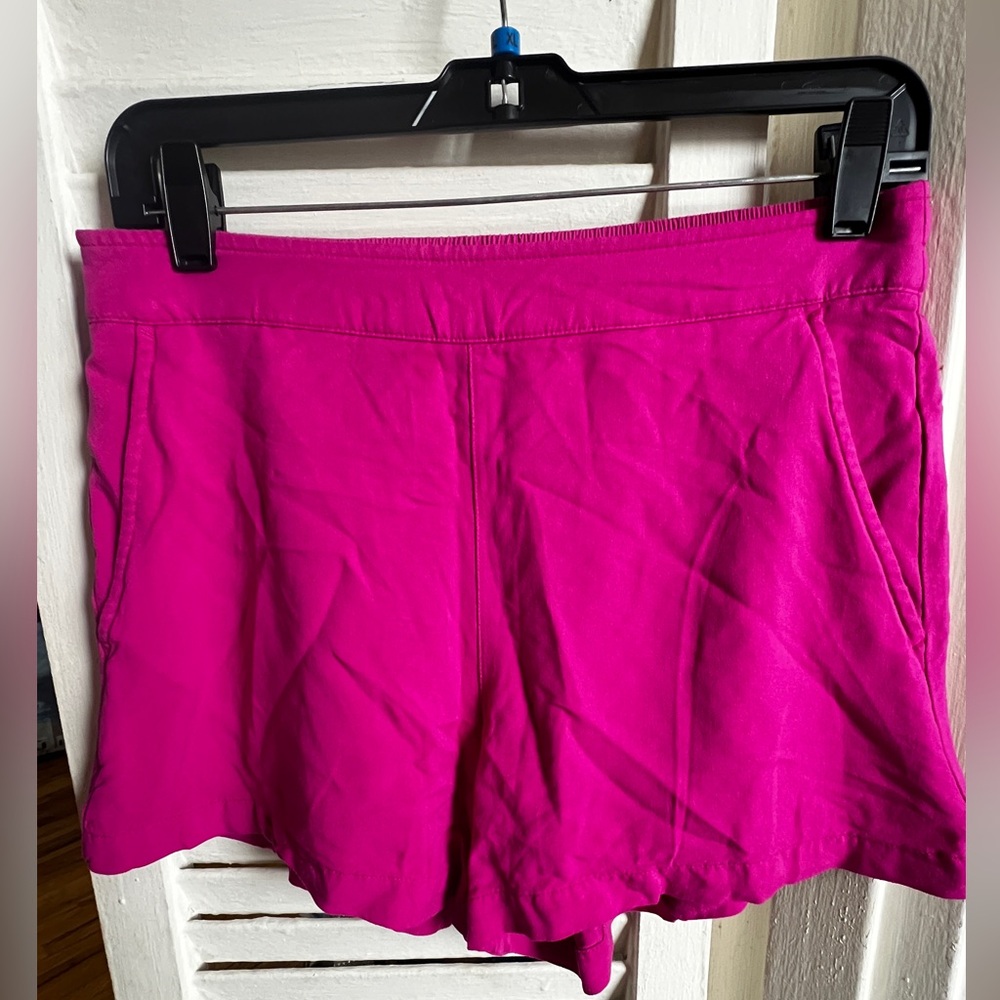 Old Navy Fuchsia Scalloped Hem Skort